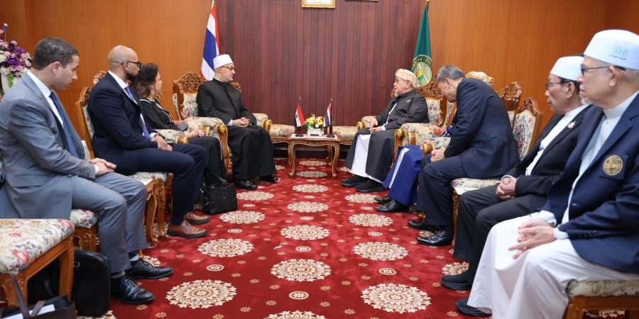 مفتي الجمهورية يلتقي شيخ الإسلام في تايلاند ويجتمع بأعضاء هيئة كبار العلماء - هرم مصر