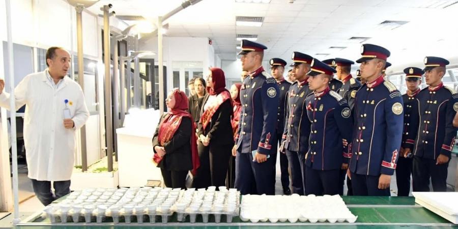 القوات المسلحة تؤمن المنشآت الحيوية بالدولة بسواعد الشركة العربية العالمية للبصريات - هرم مصر