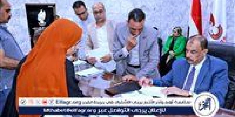محافظ سوهاج: يعقد اللقاء الأسبوعي للاستماع لشكاوى المواطنين - هرم مصر