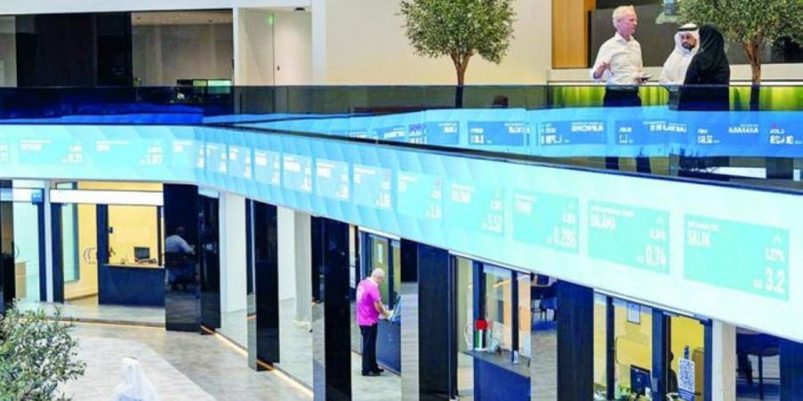 أسهم البنوك والعقار تضغط على مؤشرات الإمارات - هرم مصر