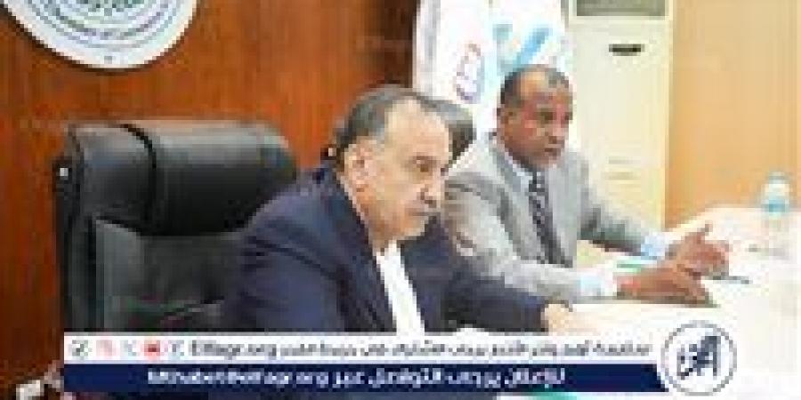 محافظ أسيوط يعلن عن تبرع الغرفة التجارية بالمحافظة بنصف مليون جنيه لدعم التعليم الفني - هرم مصر