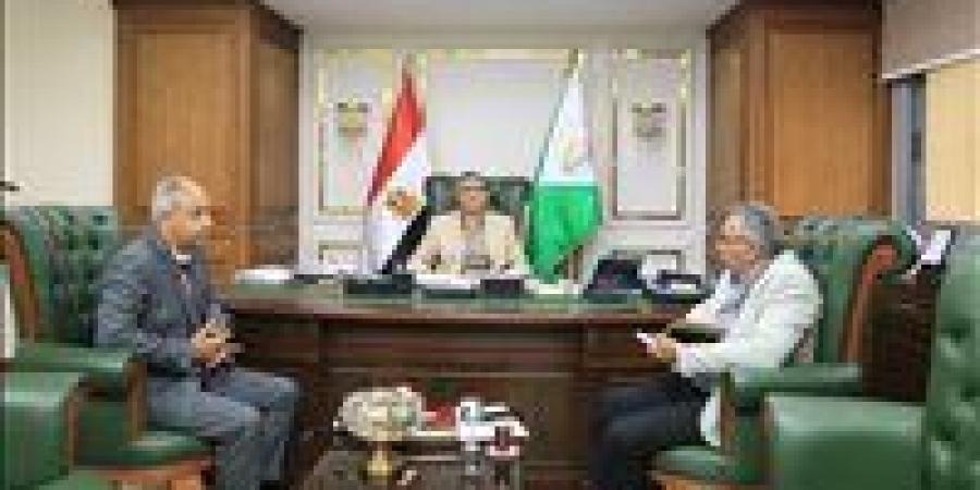 محافظ الجيزة يلتقي مساعد وزير الصحة لبحث دعم وتطوير المنشآت الطبية - هرم مصر