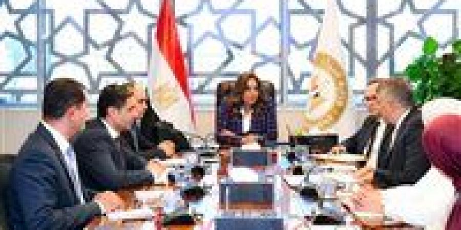 منال عوض تستعرض آخر مستجدات مشروع شرم الشيخ خضراء "جرين شرم" - هرم مصر