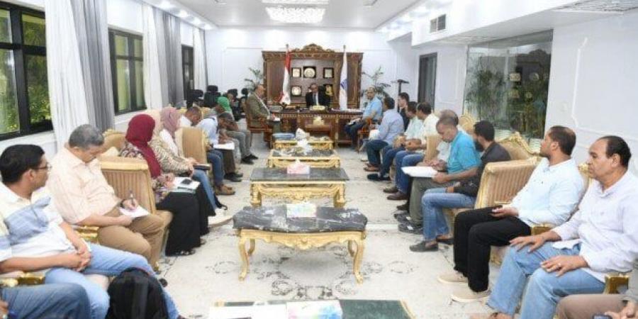 محافظ قنا يتابع الموقف التنفيذي لمشروع تطوير كورنيش النيل - هرم مصر