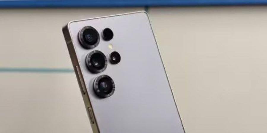 سامسونج Galaxy S26 Ultra يقتبس تصميم كاميرا آيفون الضخمة - هرم مصر