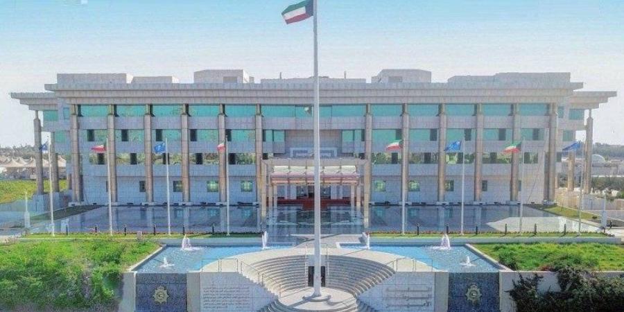 الداخلية الكويتية تضبط شبكة تزوير تصاريح عمل لصالح شركات مقابل مبالغ مالية - هرم مصر