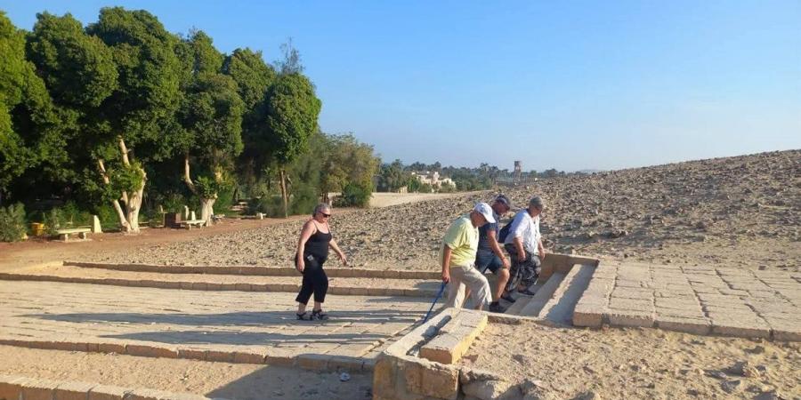 تزامنًا مع الموسم السياحي الجديد.. المنيا تستقبل أفواجًا سياحية لزيارة المناطق الأثرية - هرم مصر