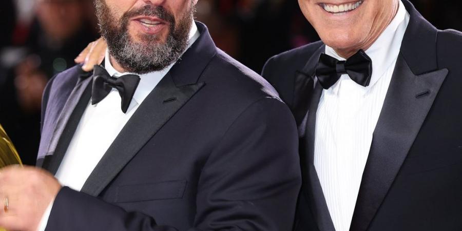 جورج كلوني يحضر عرض فيلمه في مهرجان فينيسيا رغم مرضه - هرم مصر