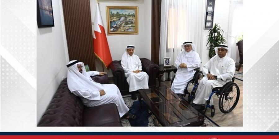محافظ الشمالية يستقبل أعضاء جمعية المحفزين البحرينية لذوي الإعاقة - هرم مصر