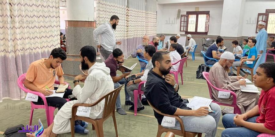 ختم المصحف في جلسة واحدة.. كيف ينفذ الأزهر يوم السرد القرآني ؟ - هرم مصر