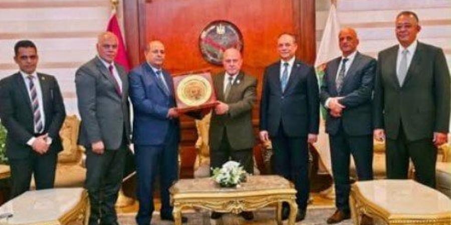 رئيس النيابة الإدارية يستقبل وفدًا من أعضاء الهيئة ببورسعيد - هرم مصر