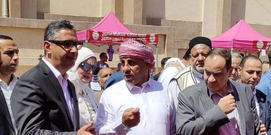وزير التموين يفتتح مكتب السجل التجاري المميز بالغرفة التجارية بمطروح - هرم مصر