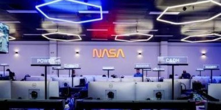 غرفة تحكم أوريون التابعة لناسا تستعد لمهمة أرتميس 2 القمرية - هرم مصر