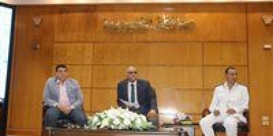 محافظ القليوبية يوجه بتكثيف العمل لإنهاء ملف تقنين الأراضي.. وتسهيلات للجادين - هرم مصر