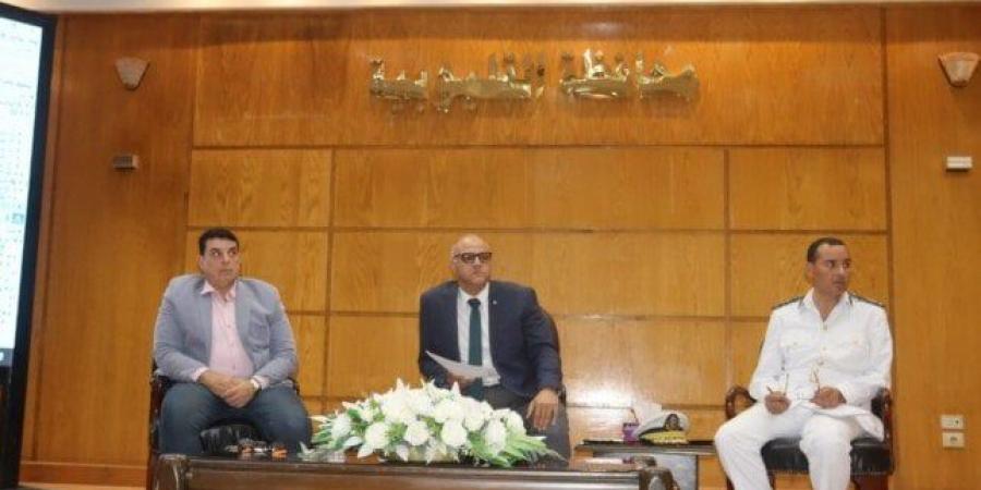 محافظ القليوبية يوجه بتكثيف العمل لإنهاء ملف تقنين الأراضي - هرم مصر