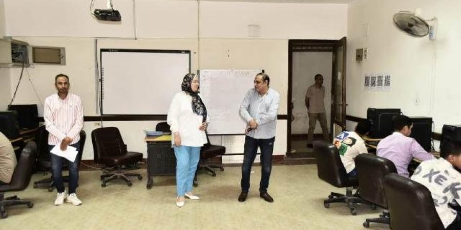 وكيل وزارة التعليم ببنى سويف تتفقد الاختبارات للمتقدمين لمدرسة we - هرم مصر