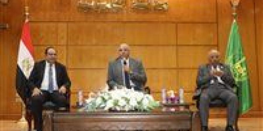 محافظ القليوبية يشارك في ندوة توعوية لمكافحة الفساد - هرم مصر