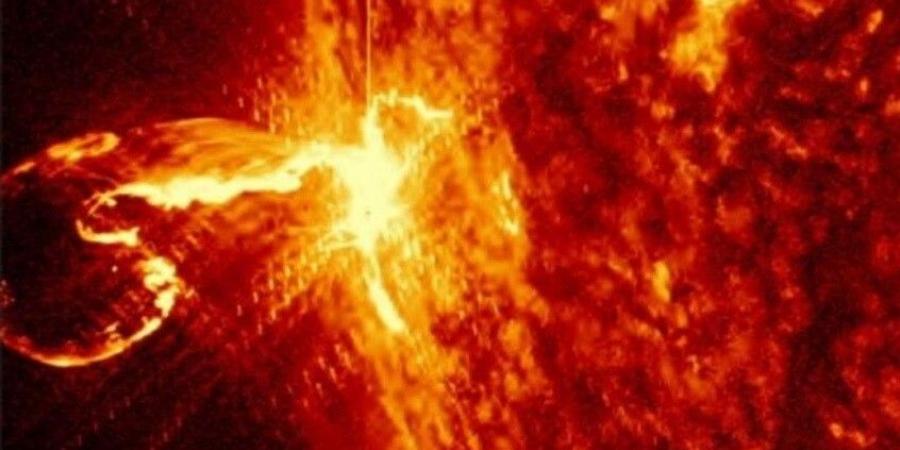 تحذير من سحابة بلازما شمسية يُفعّل عاصفة مغناطيسية على الأرض - هرم مصر