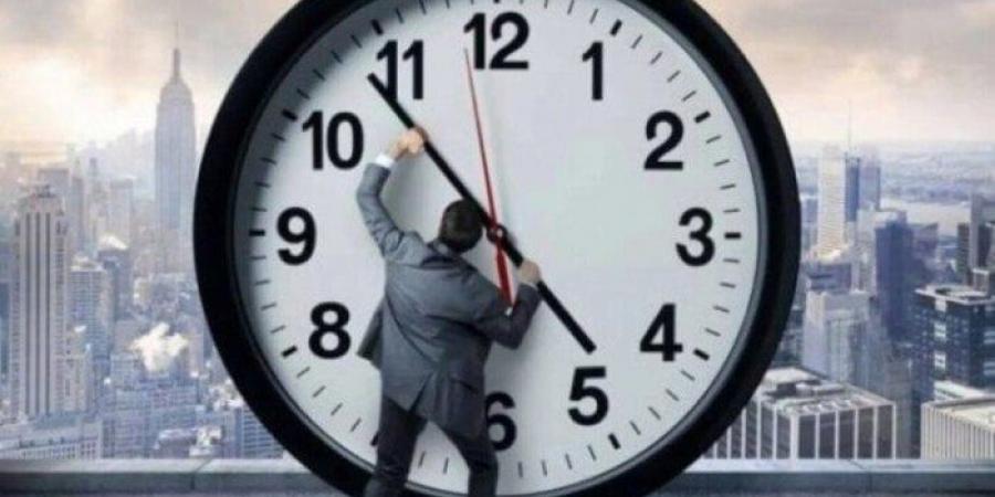 استعد لتغير الساعة.. موعد تطبيق التوقيت الشتوي 2025 - هرم مصر