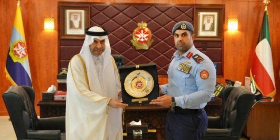 نائب رئيس الأركان يتلقى دعوة من رئيس الأركان القطري لحضور معرض الدفاع البحري (ديمدكس 2026) - هرم مصر