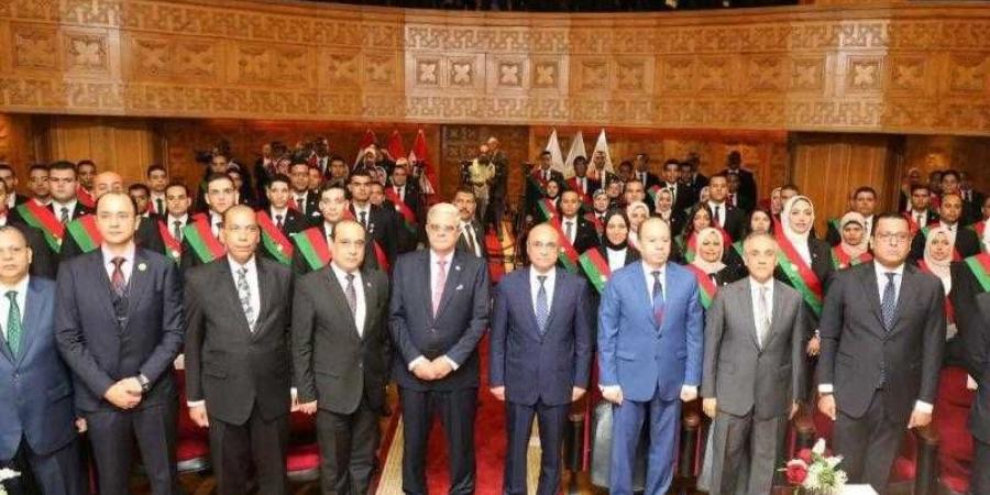 أعضاء هيئة النيابة الإدارية الجدد يؤدون اليمين القانونية أمام وزير العدل - هرم مصر