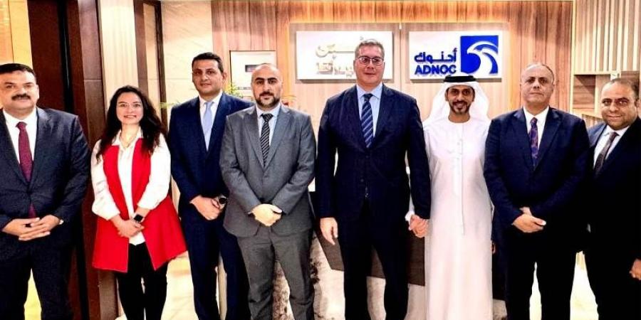 وزير البترول يتفقد مقر شركة إنبي في أبوظبي  - هرم مصر
