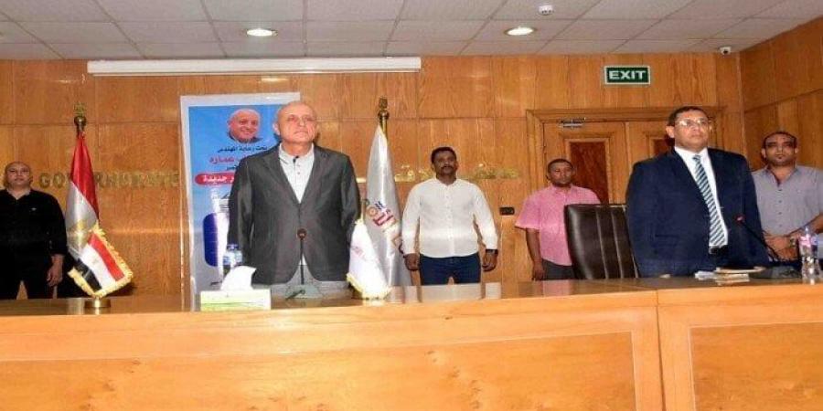 بعد توقف 16 عامًا.. محافظة الأقصر تفتح باب رزق لـ «70 أسرة» بقرعة علنية لخطوط سير السيارات - هرم مصر