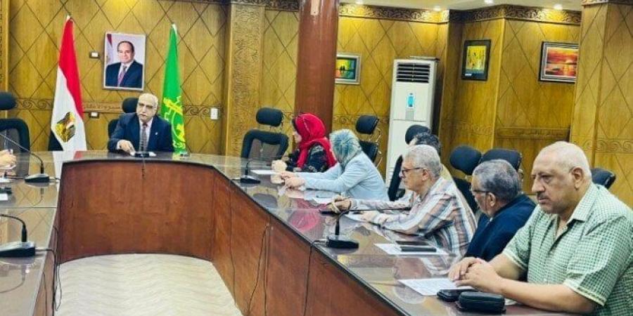 مدير تعليم القليوبية يناقش استعدادات العام الدراسي الجديد - هرم مصر