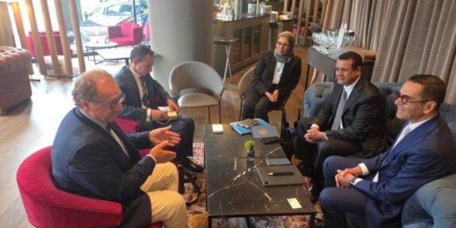 وزير الاستثمار يلتقى مسؤولي شركة ABC البلجيكية المتخصصة في تصنيع المحركات - هرم مصر
