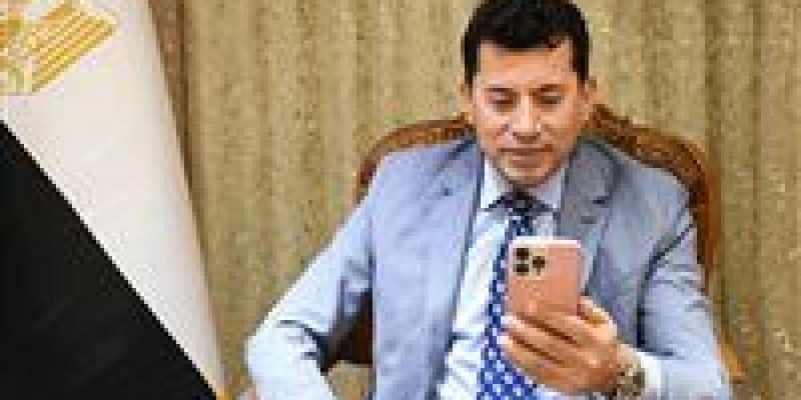 وزير الرياضة يثني على المنتخب ويؤكد: خطوة تفصلنا عن كأس العالم - هرم مصر