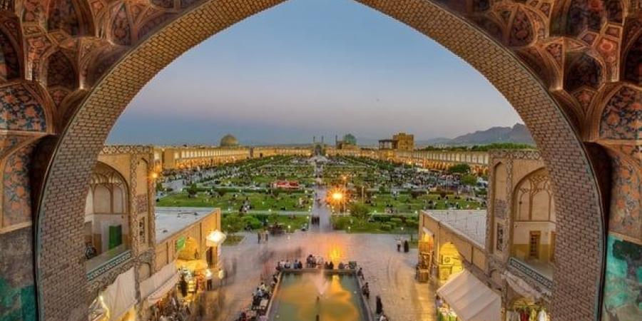 أصفهان: عاصمة الفن الفارسي وبهاء العمارة الإسلامية - هرم مصر