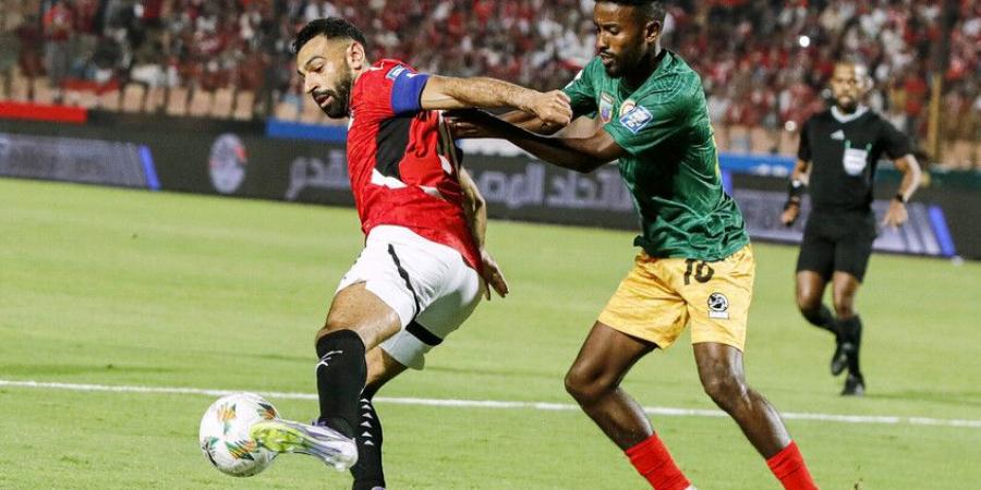 منتخب بوركينا فاسو يفاجئ محمد صلاح بهدية خاصة بعد مباراة التصفيات (فيديو) - هرم مصر