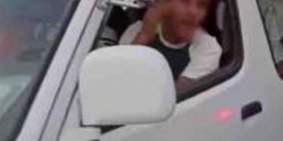 ضبط سائق ميكروباص لسيره عكس الإتجاه بالقاهرة - هرم مصر