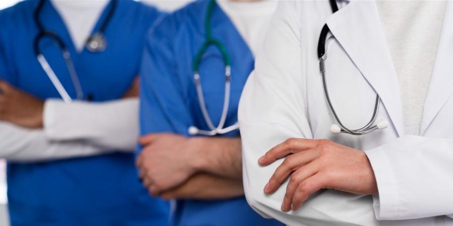 نقلته إلى منزل للرعاية بسبب إصابته بالخرف.. زوجة نجم شهير ترد على الانتقادات - هرم مصر