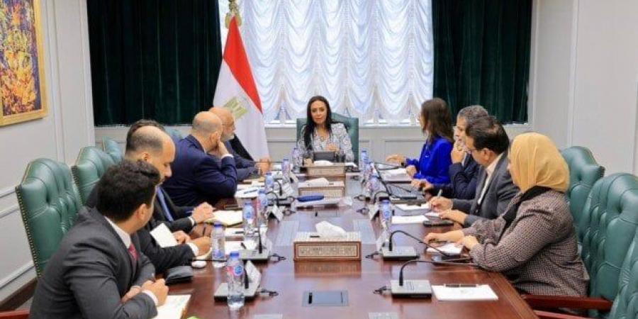 مايا مرسي تلتقي المدير التنفيذي لمصر بمجموعة البنك الدولي - هرم مصر