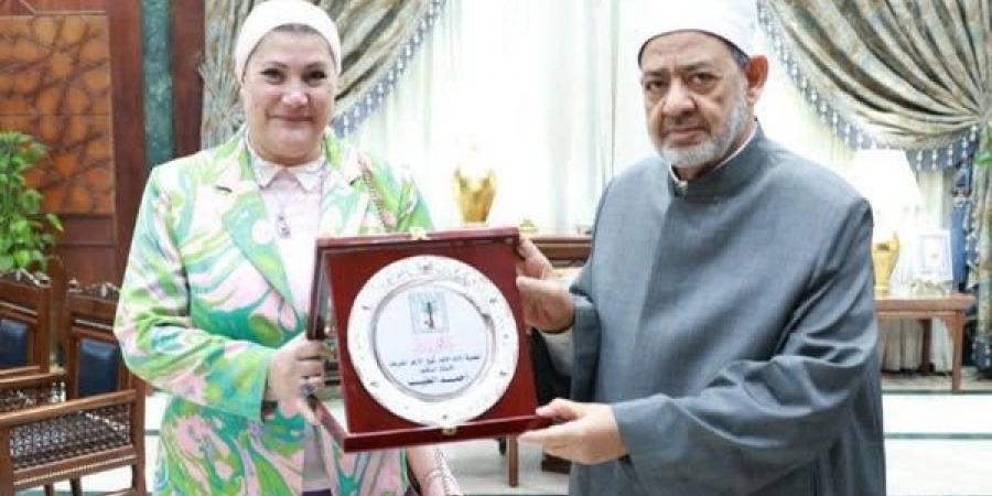 شيخ الأزهر يستقبل رئيسة "القومي للطفولة والأمومة" لبحث سبل التعاون - هرم مصر