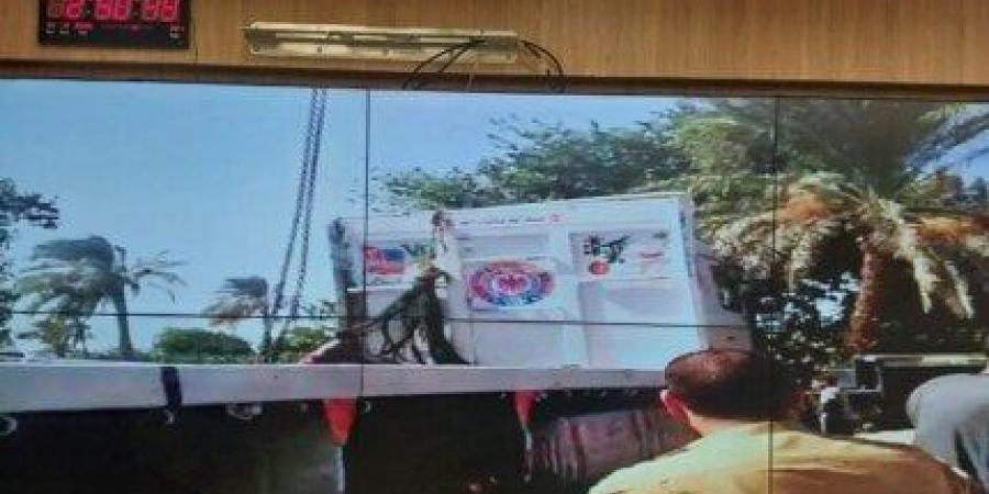 انتشال سيارة نقل بعد سقوطها في ترعة الإبراهيمية ببني سويف دون إصابات - هرم مصر