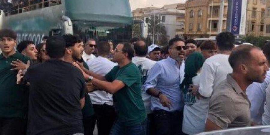 بعد تعطيل حركة المرور.. الداخلية تفحص فيديو اعتداء طلاب على رجل وزوجته بالقاهرة - هرم مصر