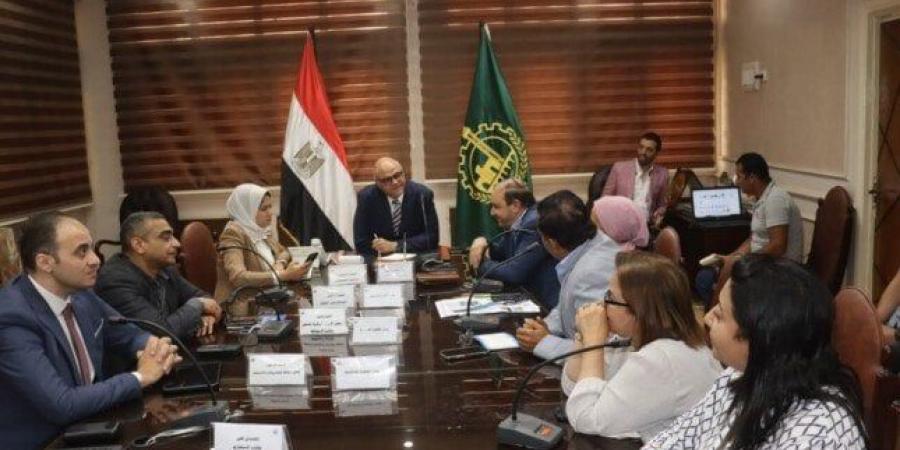 محافظ القليوبية يتابع أعمال تطوير ممشى أهل مصر وكورنيش النيل بالقناطر الخيرية - هرم مصر