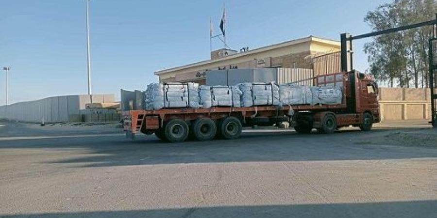 عبور 59 شاحنة مساعدات إغاثية بدعم من وكالة الامارات للمساعدات - هرم مصر