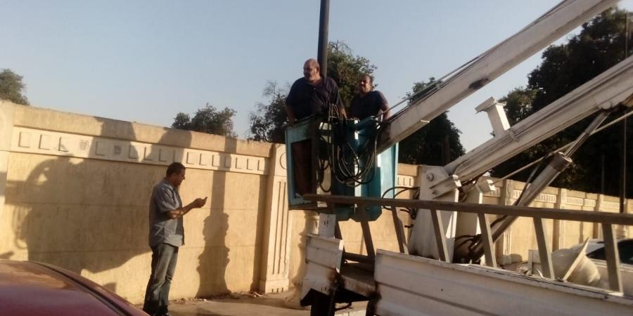 صيانة كشافات الكورنيش وتأهيل الجزر الوسطى في حى جنوب الأقصر - هرم مصر