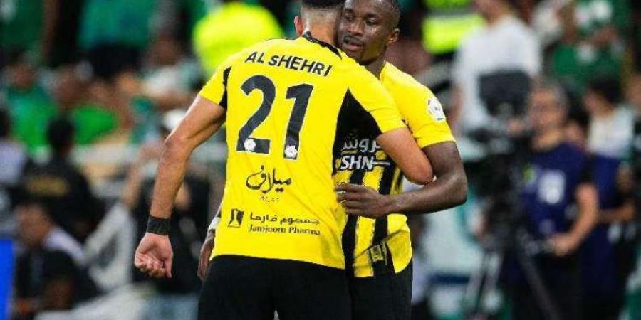 القوة الضاربة شعار اتحاد جدة أمام الفتح بدوري روشن - هرم مصر