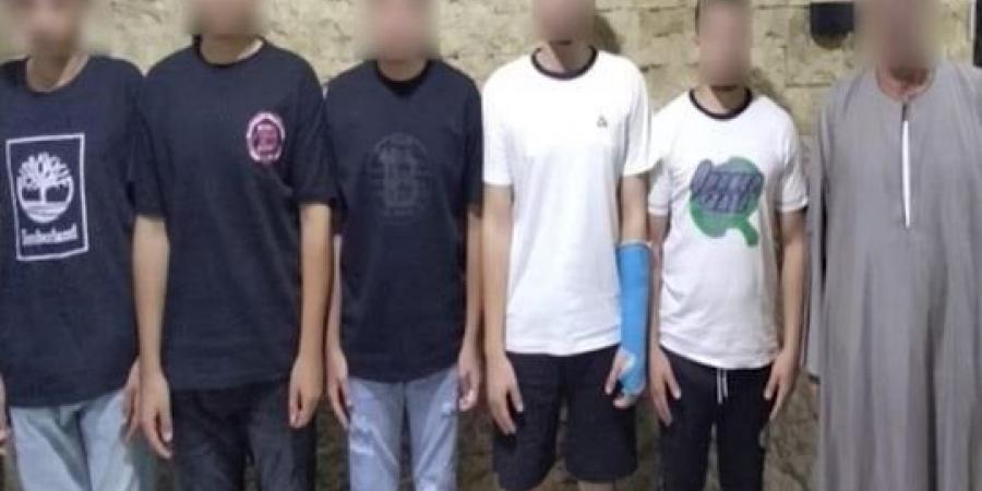على طريقة «الباشا تلميذ».. عامل يفض مشاجرة بـ «خرطوم مياه» بالشرقية| فيديو - هرم مصر