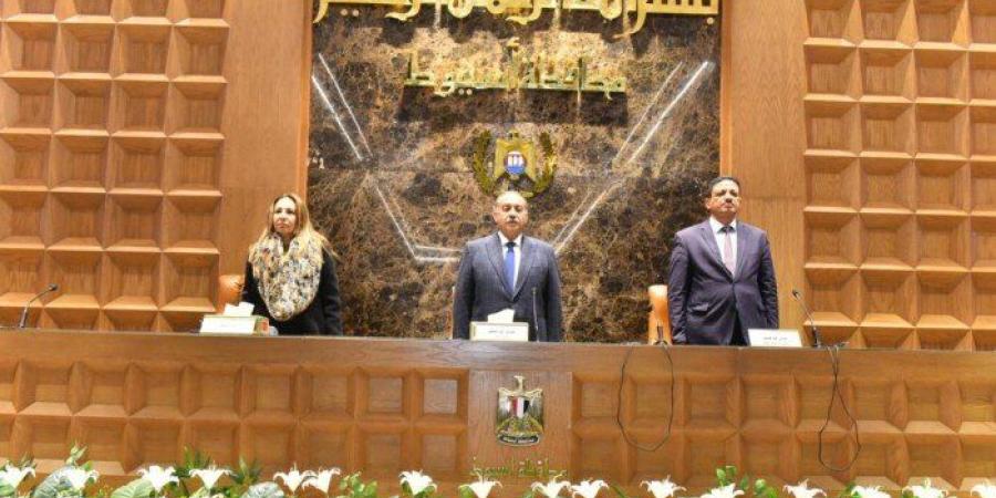 محافظ أسيوط ونائب وزير الاتصالات يشهدان جلسة تفاعلية حول استراتيجية الدولة للتطوير والرقمنة والذكاء الاصطناعي - جريدة هرم مصر