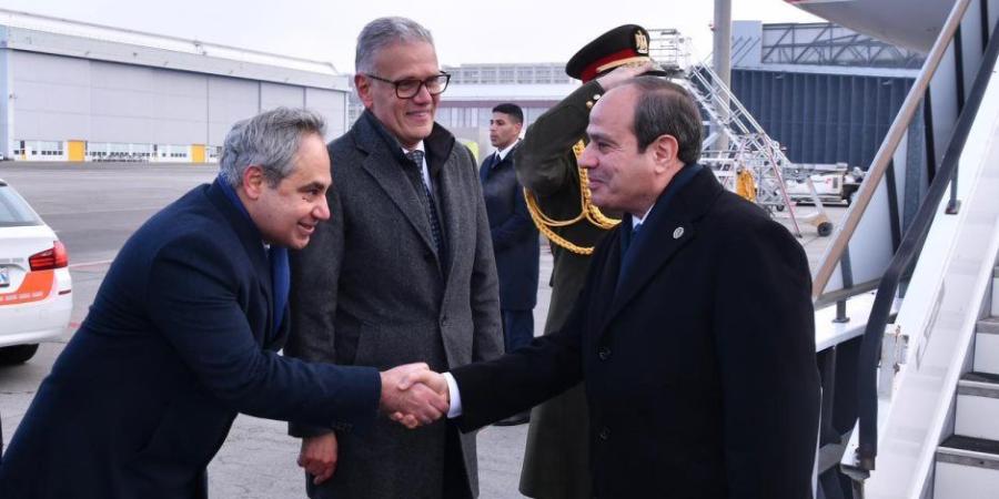 الرئيس السيسي يلتقى غدا رئيس المنتدى الاقتصادي العالمي فى دافوس - جريدة هرم مصر