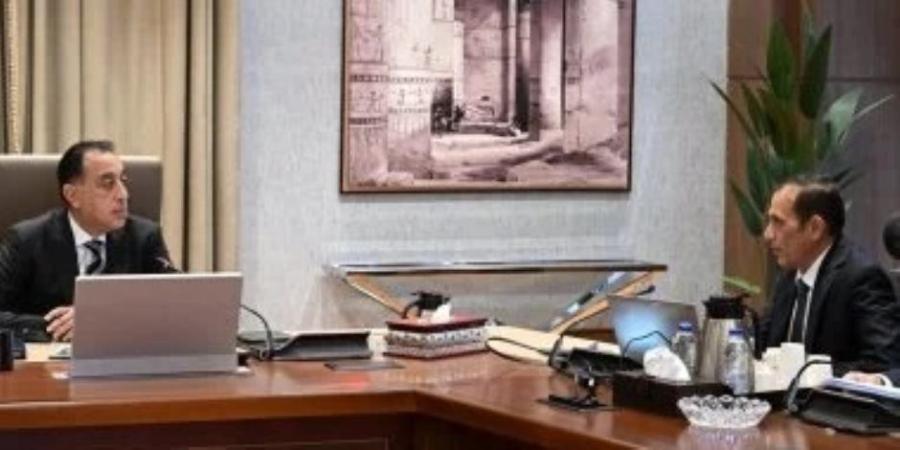 رئيس الوزراء يستعرض موقف تنفيذ مشروعات شركة تنمية الريف المصرى الجديد - جريدة هرم مصر