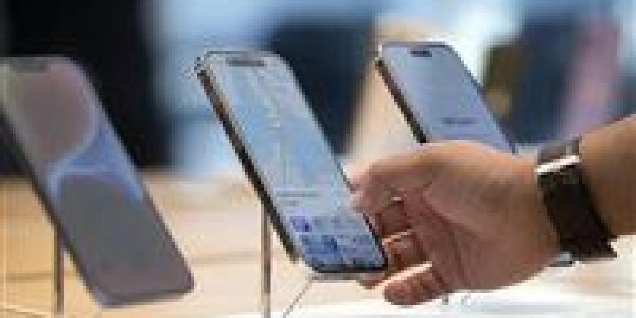 قبضة حكومية على سوق المحمول.. إنهاء الإعفاء يعزز التصنيع المحلي ويكبح فوضى الأسعار - جريدة هرم مصر