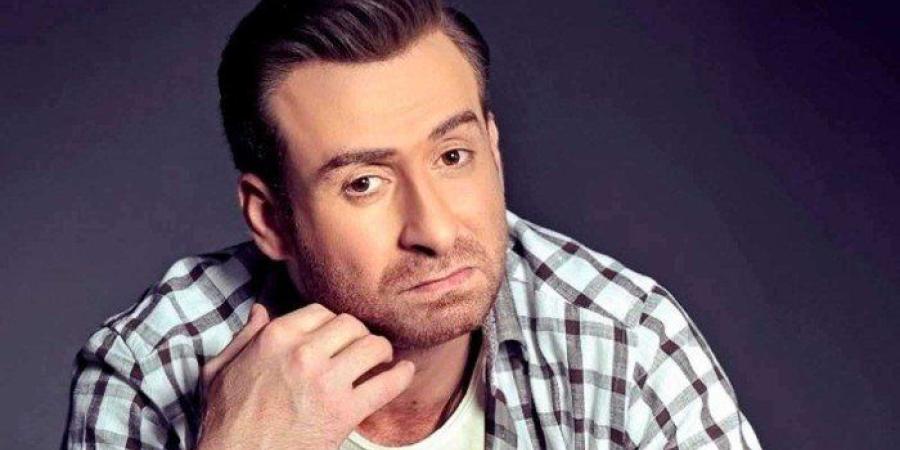 حزن متواصل.. نضال الشافعي يفقد والدته بعد شهور قليلة من وفاة زوجته - جريدة هرم مصر