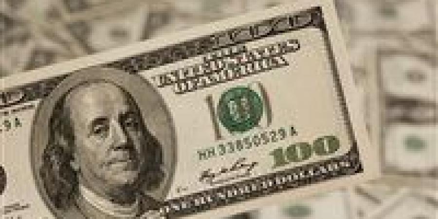 الدولار يثبت قدمه أمام الجنيه.. استقرار حقيقي أم هدوء ما قبل التحرك؟ - جريدة هرم مصر