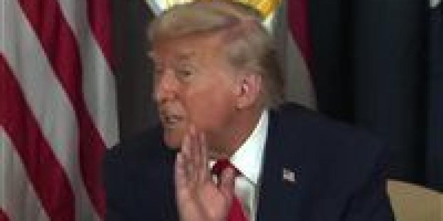 «لحظة طريفة».. ماذا قال ترامب مازحًا السيسي في دافوس؟ - جريدة هرم مصر